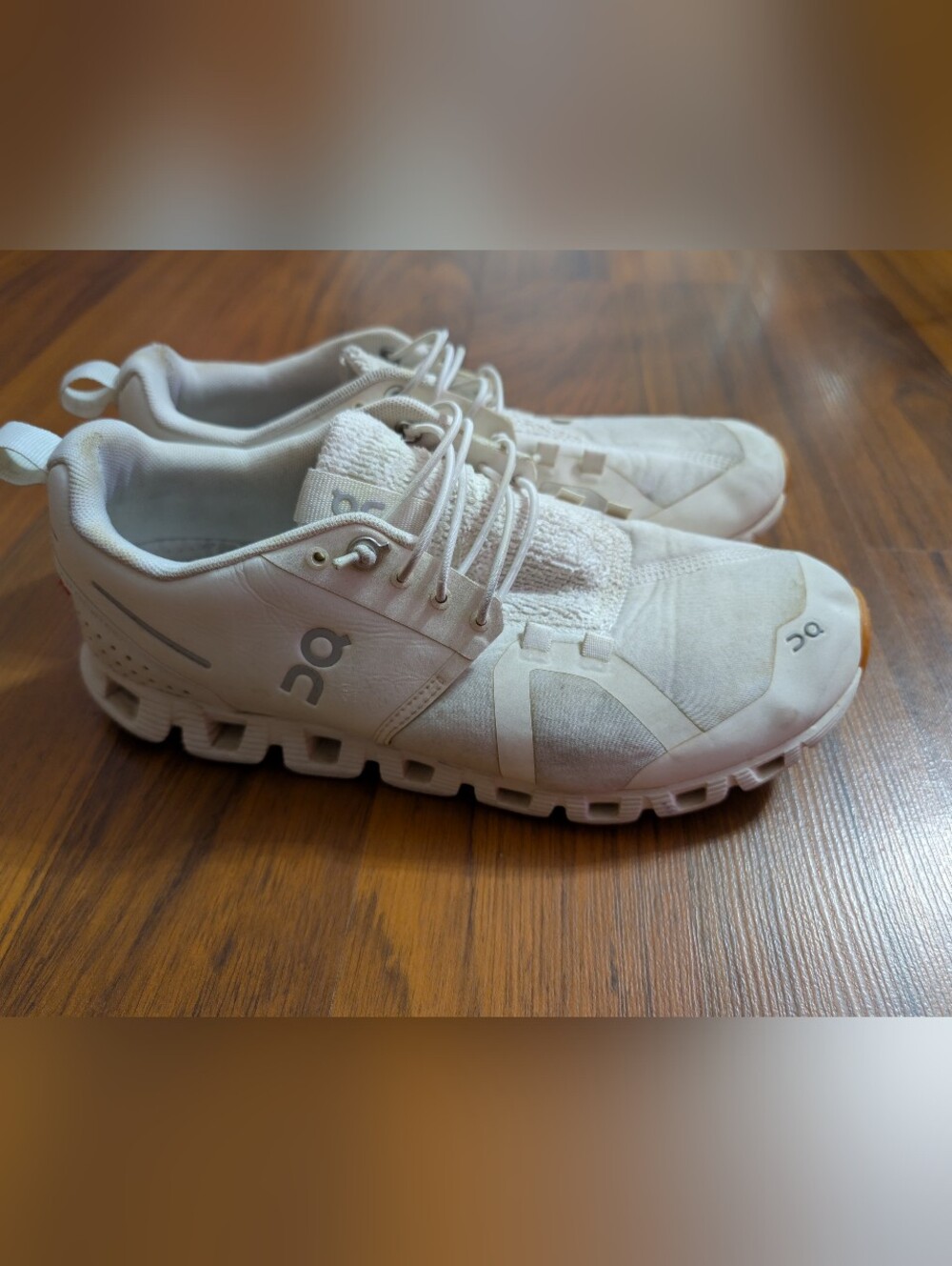 On Running Cloud Terry Size 8.5 Cream/White